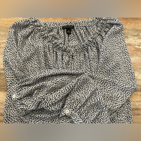 Ann Taylor White and Black Long Sleeve Blouse, Size Medium - Picture 5 of 11